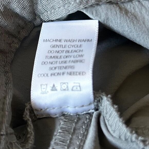 Eastern Mountain Sports Grey Hiking Pants Convertible Roll Up-Women's Size 12 R - Picture 11 of 15